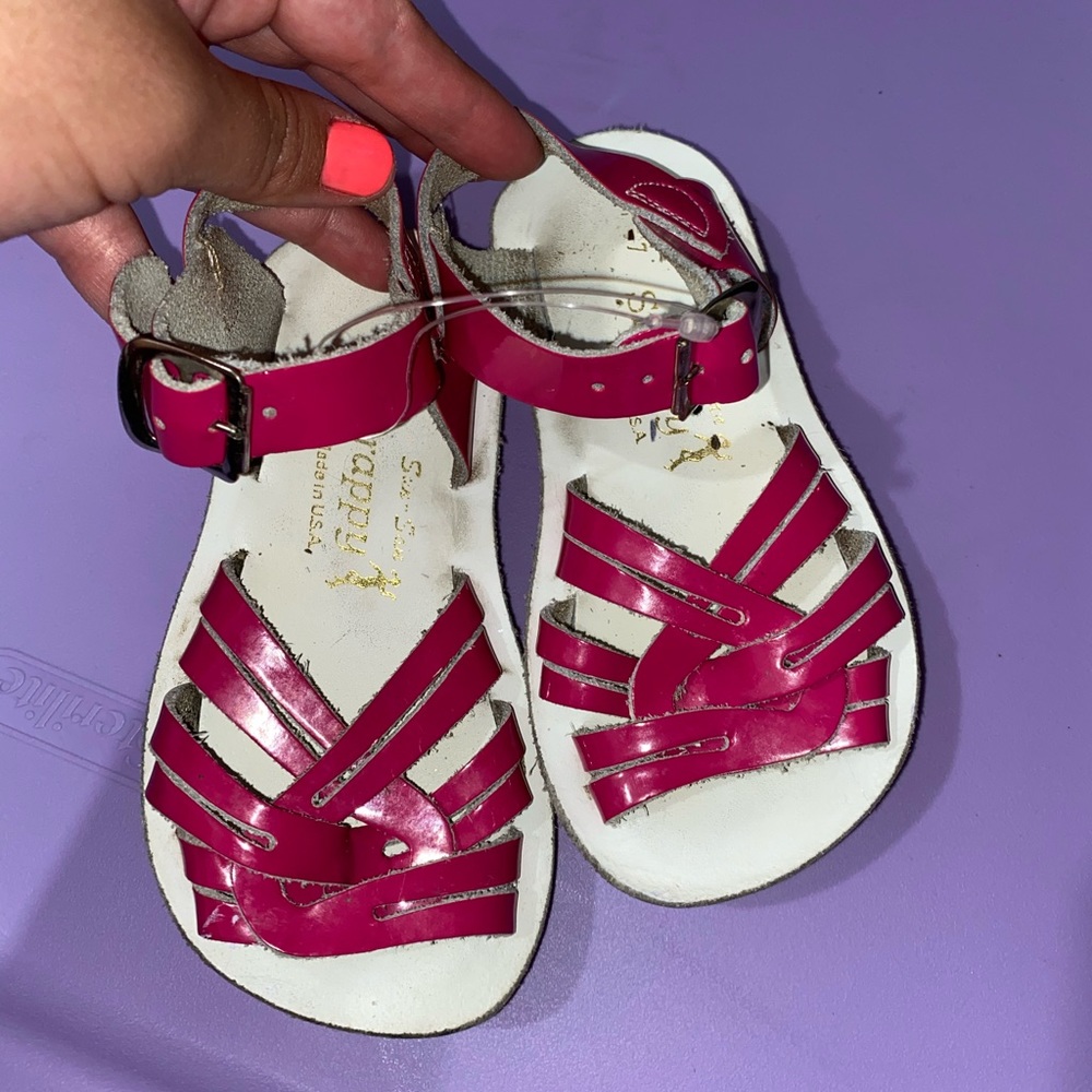 Salt water sandals pink size 7 toddler